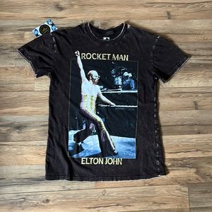 Elton John Vintage Graphic tee women’s size small